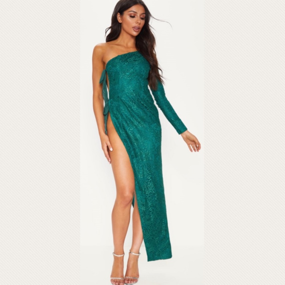 NWT PrettyLittleThing One Shoulder Lace Up…